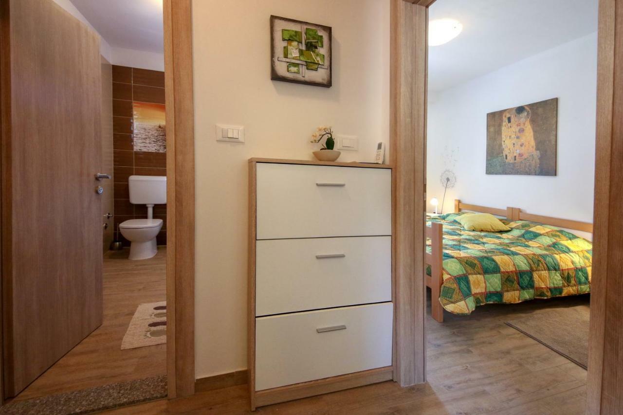 Apartment Polic 시베니크 외부 사진